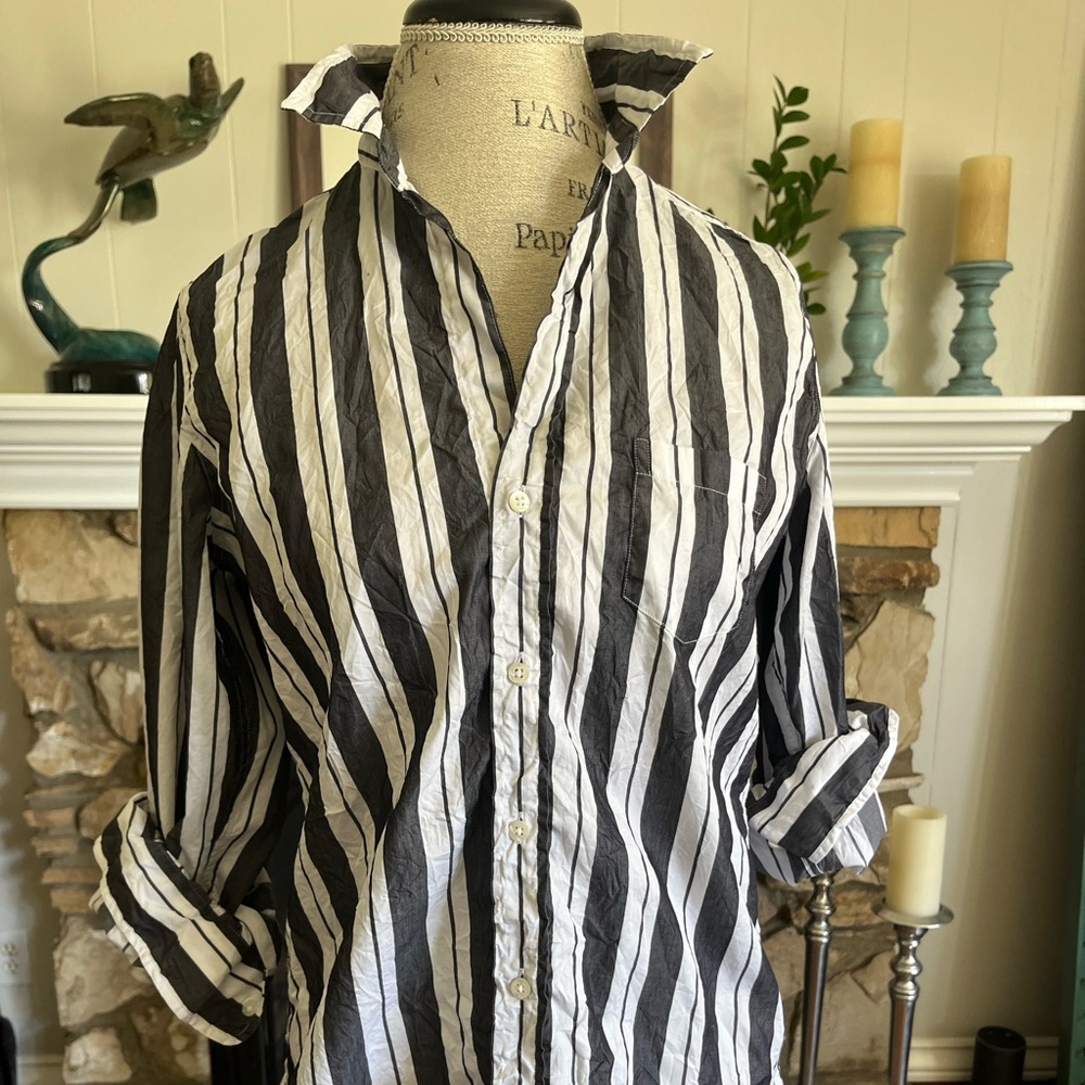 Frank & Eileen Signature Crinkle Barry, size small